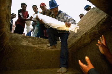 Reburial, Madagascar